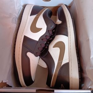 *Like New Air Jordan 1 Shadow Brown